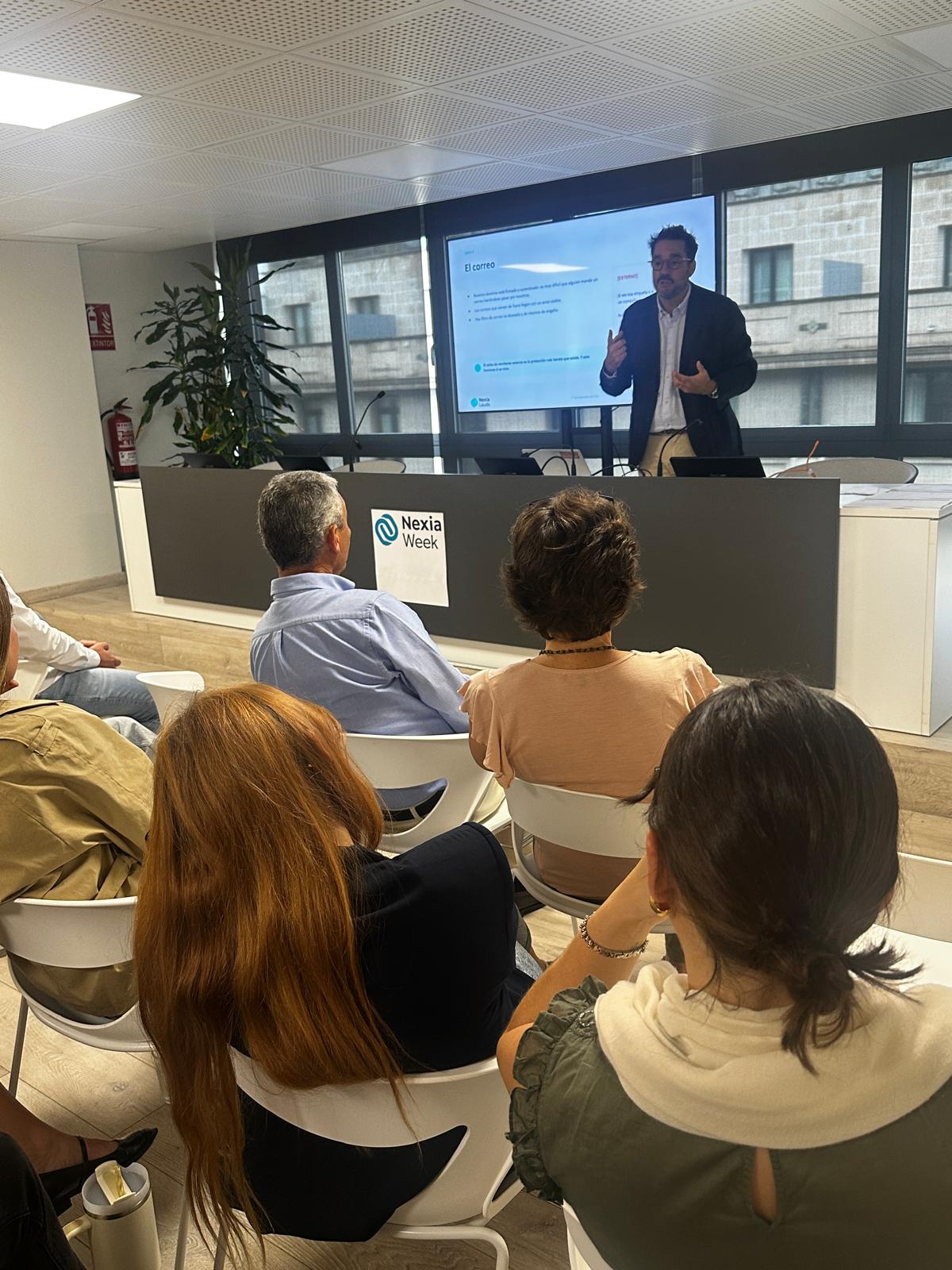 Charla de ciberseguridad · Nexia Week